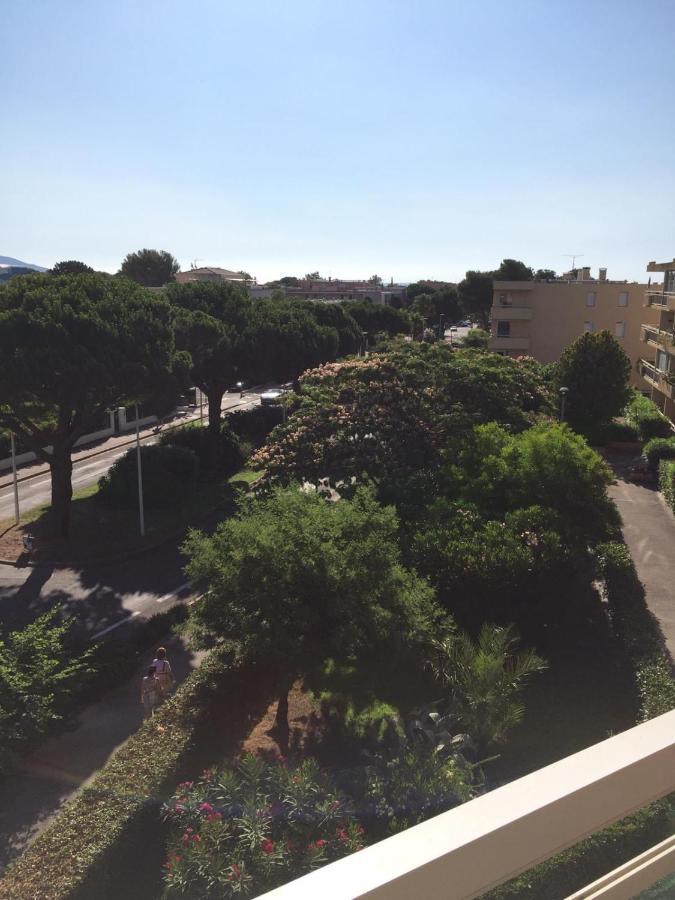 Bormes-Les-Mimosas - Appart 25M2 Avec Balcon - 4P ภายนอก รูปภาพ
