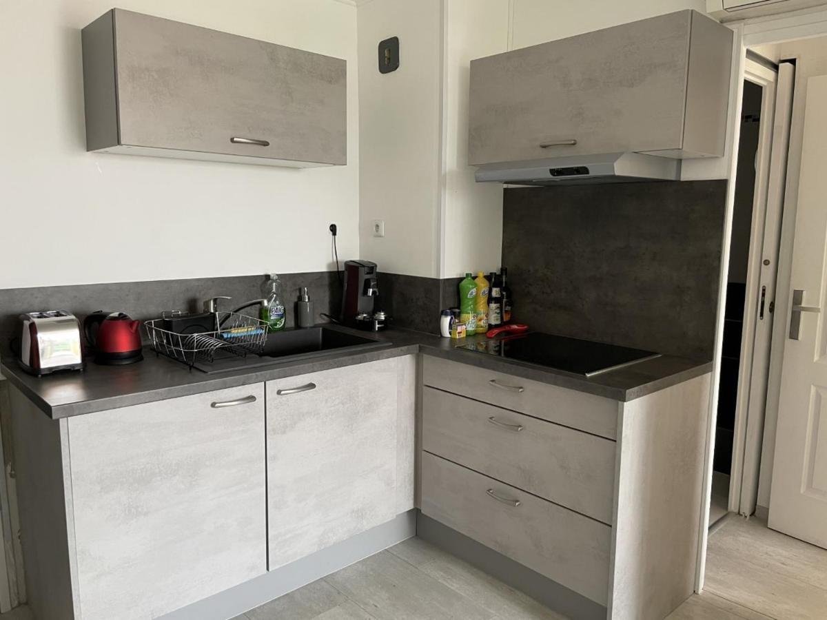 Bormes-Les-Mimosas - Appart 25M2 Avec Balcon - 4P ภายนอก รูปภาพ